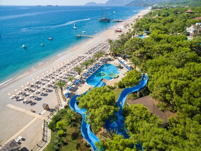 Pirates Beach Club
