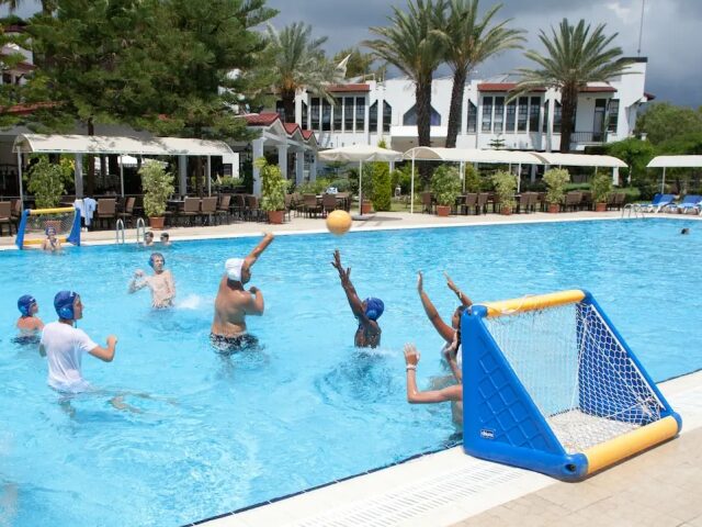 Pirates Beach Club photo 3
