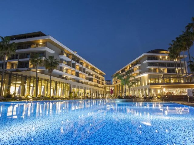Acanthus & Cennet Barut Collection photo 2