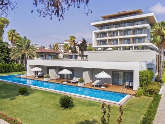 Acanthus & Cennet Barut Collection photo 0
