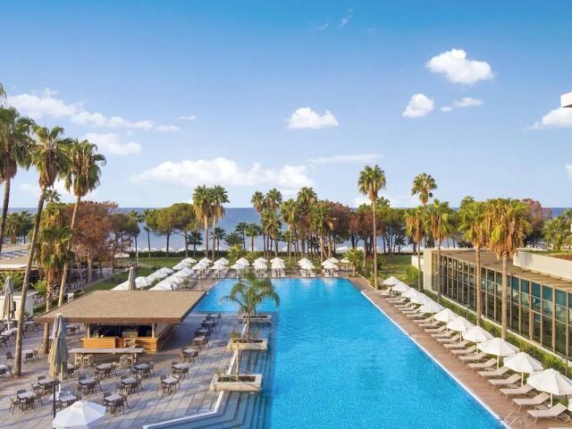 Acanthus & Cennet Barut Collection