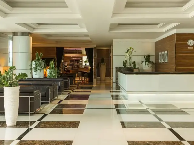 FOUR POINTS BY SHERATON BUR DUBAI photo 2