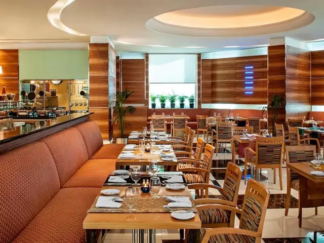 FOUR POINTS BY SHERATON BUR DUBAI photo 3