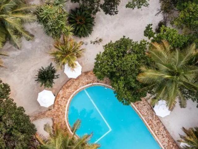 Hakuna Majiwe Beach Lodge photo 3