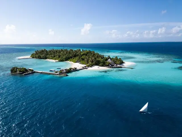 Makunudu Island photo 1
