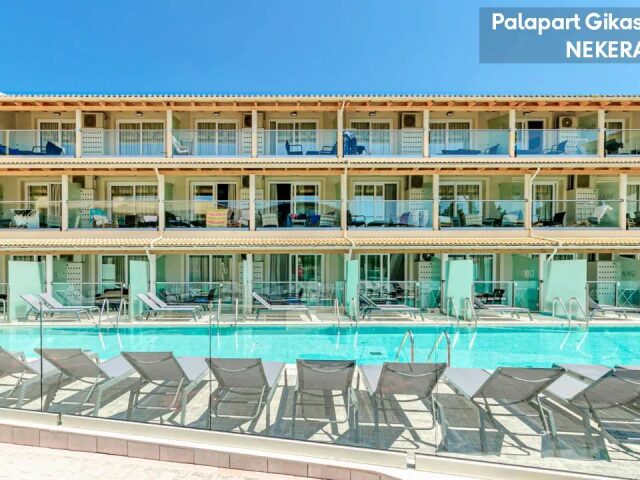 Palapart Gikas Studios & Suites