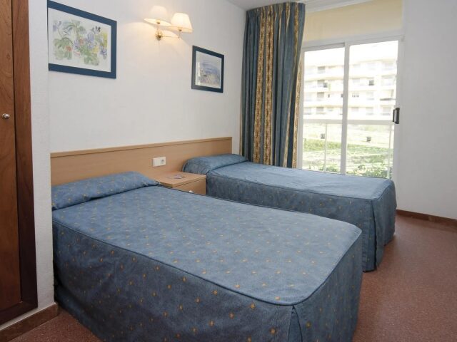 Cye Holiday Centre photo 2