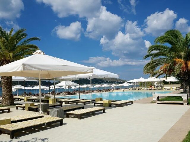 Plaza Resort