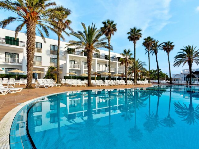 Grupotel Mar de Menorca photo 1