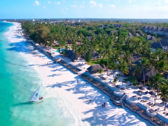 Bluebay Beach Resort & Spa photo 3
