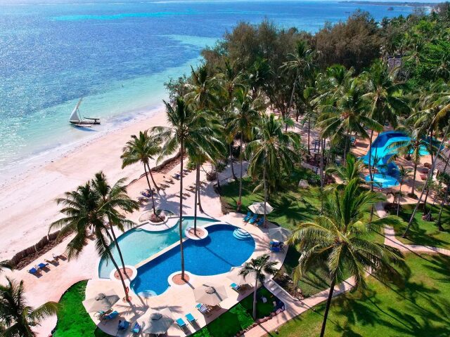 Bluebay Beach Resort & Spa photo 2