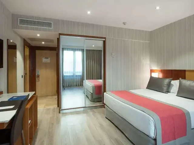 Catalonia Barcelona 505 photo 2
