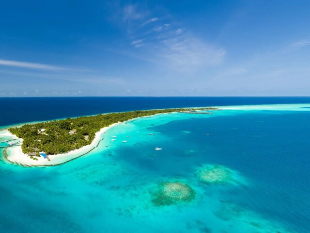 Kuramathi Island Resort: Village, Cottage and Blue Lagoon
