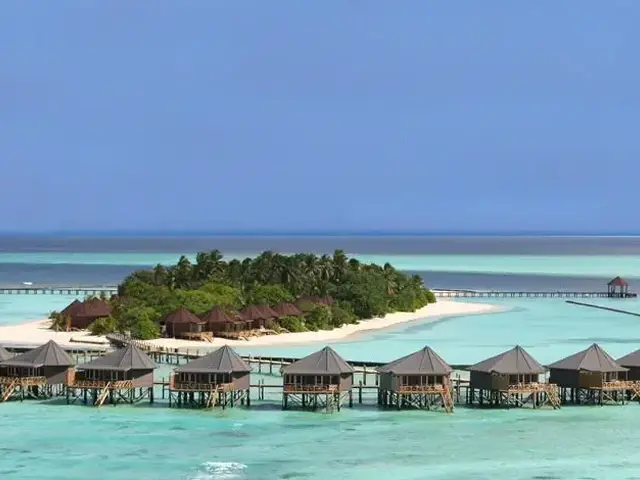 Komandoo Island Resort photo 0