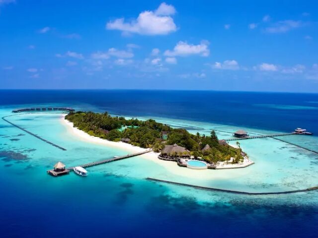 Komandoo Island Resort