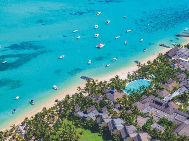 Paradis Beachcomber Golf Resort & Spa photo 0
