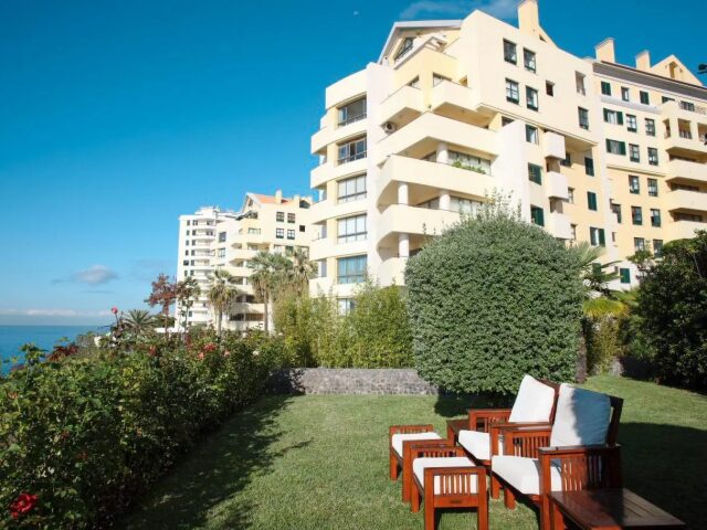 Madeira Regency Cliff