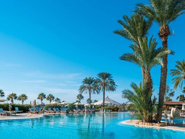 Coral Beach & Resort photo 2
