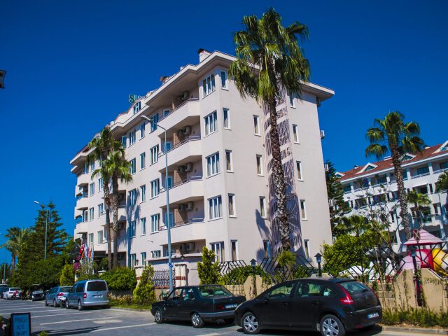 SIDE BAY HOTEL