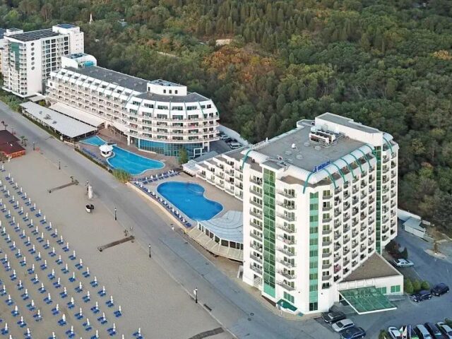 Berlin Golden Beach photo 1