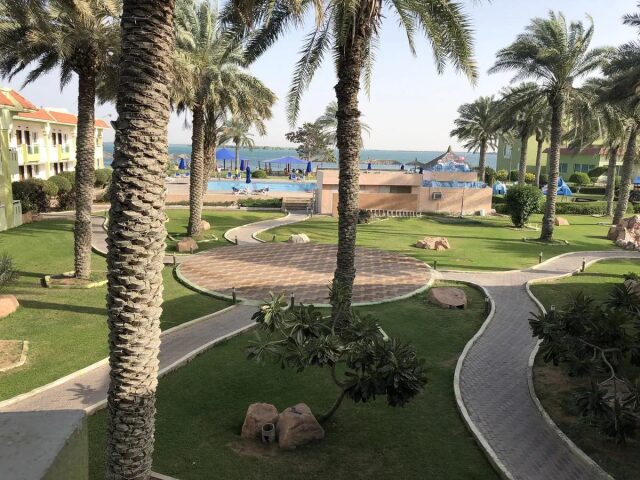 Flamingo Beach Resort photo 0