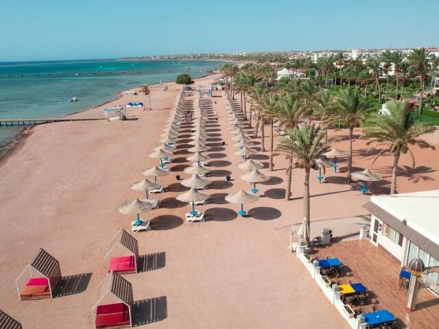 Sea Beach Edge by Rotana photo 1