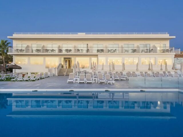 Atolon & Kaafu Beach Club