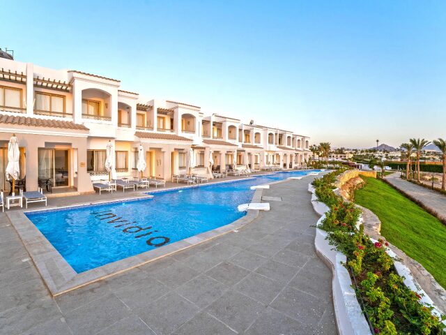 Invidia Coral Beach Tiran photo 1