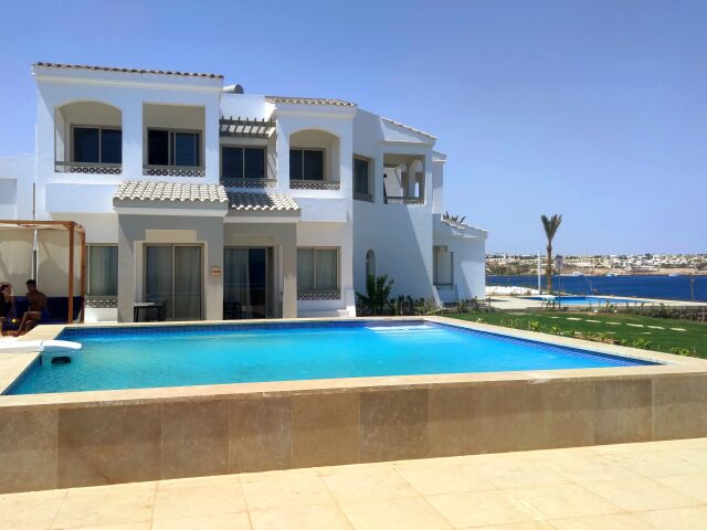 Invidia Coral Beach Tiran