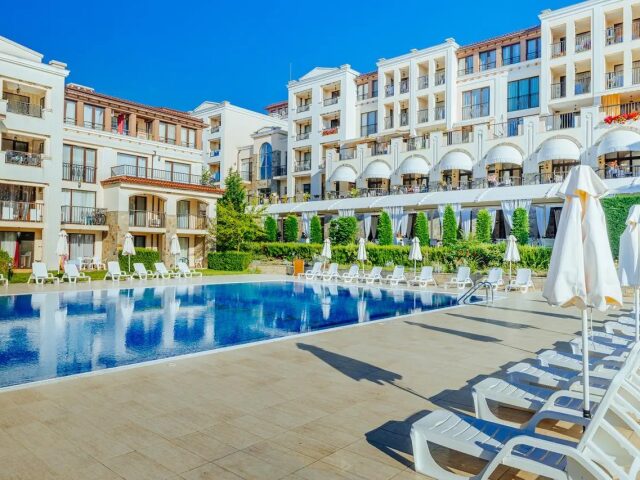 Green Life Beach Resort