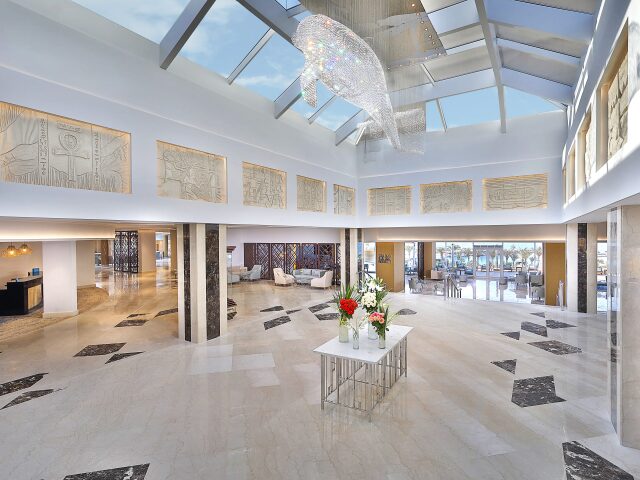 Hilton Plaza photo 2