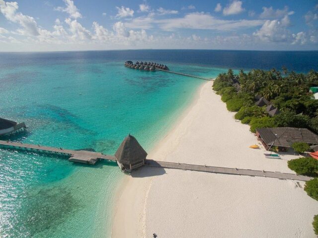 Angaga Island Resort & Spa