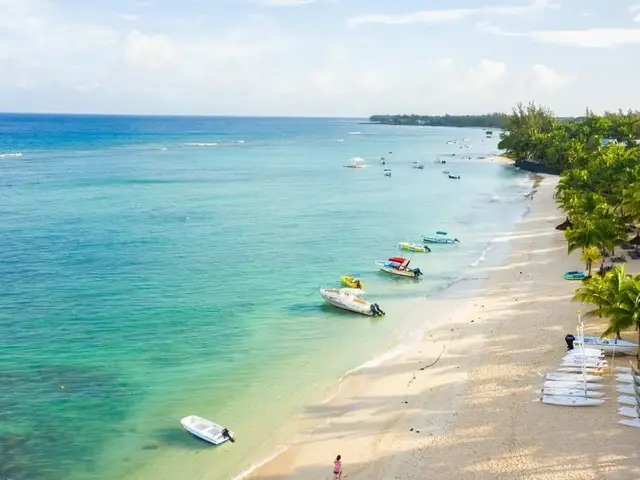 Victoria Beachcomber photo 2