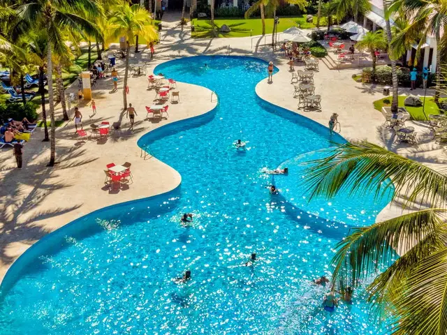 Viva Wyndham Tangerine photo 1