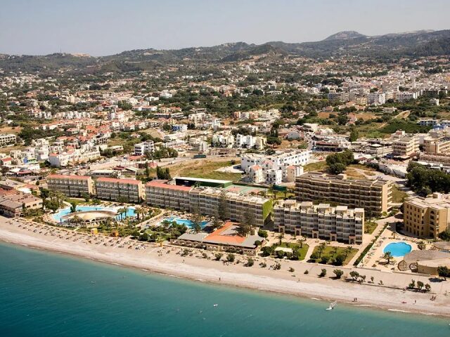 Sunshine Rhodes photo 3