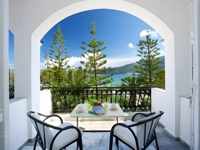 Athina photo 3