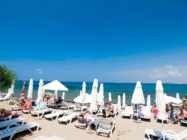 Leda Beach photo 0