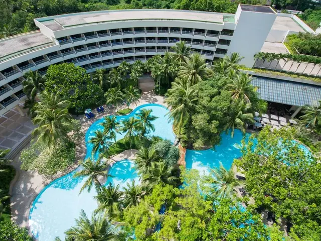 Pullman Phuket Karon Beach Resort
