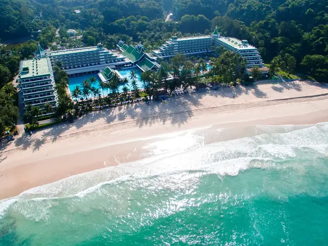 Le Meridien Phuket Beach Resort