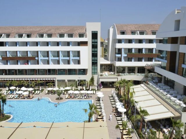 Port Side Resort photo 2