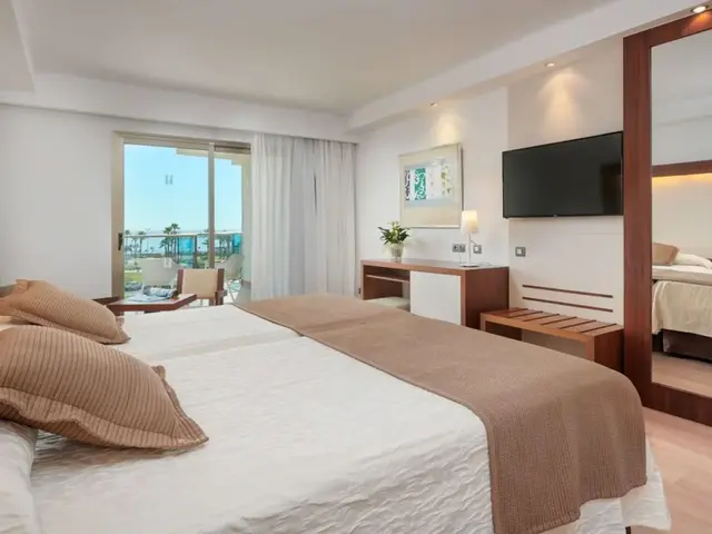 Hipotels Cala Millor Park photo 1
