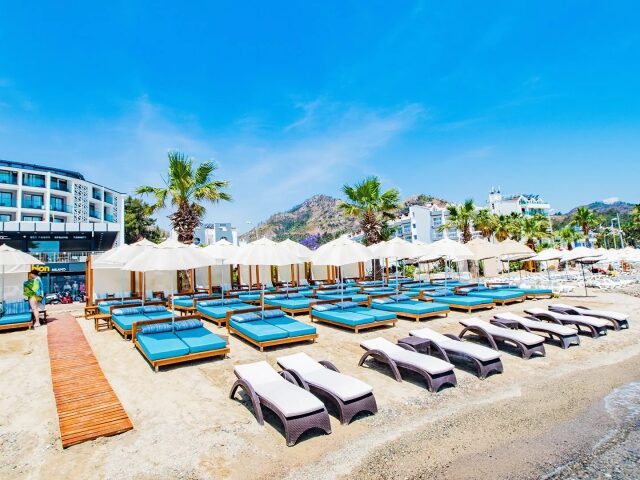 Class Beach photo 2