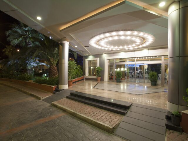 Club Side Coast photo 1