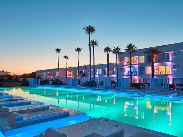 So White Club Resort photo 2