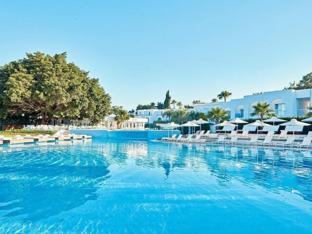 So White Club Resort photo 3