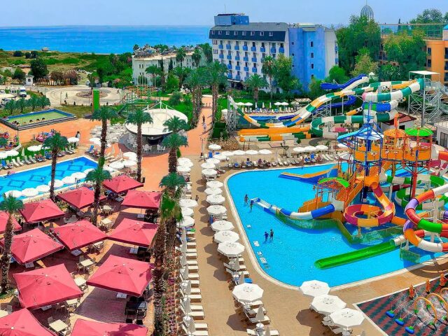 Club Aqua Plaza