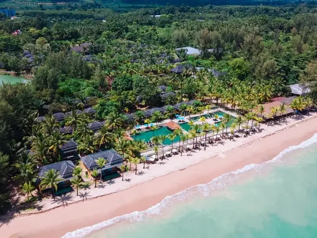 Beyond Resort Khao Lak photo 2