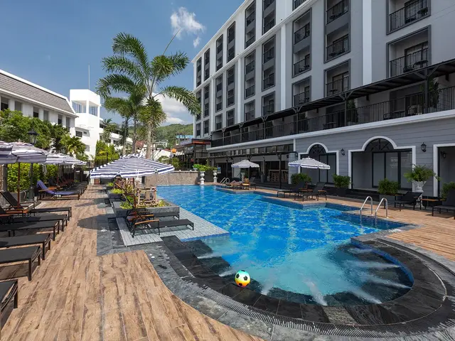 Sawaddi Patong Resort photo 1