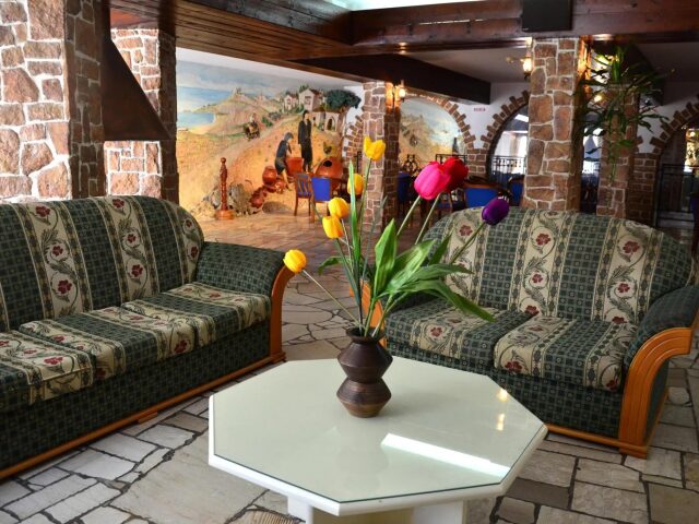 Best Western Plus Larco photo 0