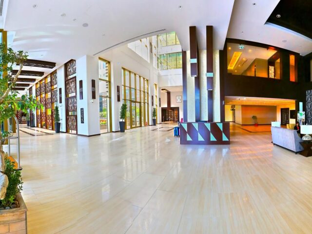 Metropolitan photo 2